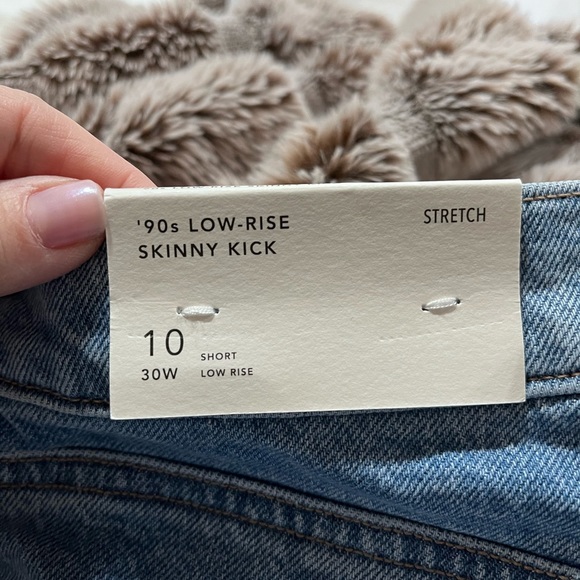 American Eagle ‘90’s Low Rise Skinny Kick Jeans - Picture 4 of 6